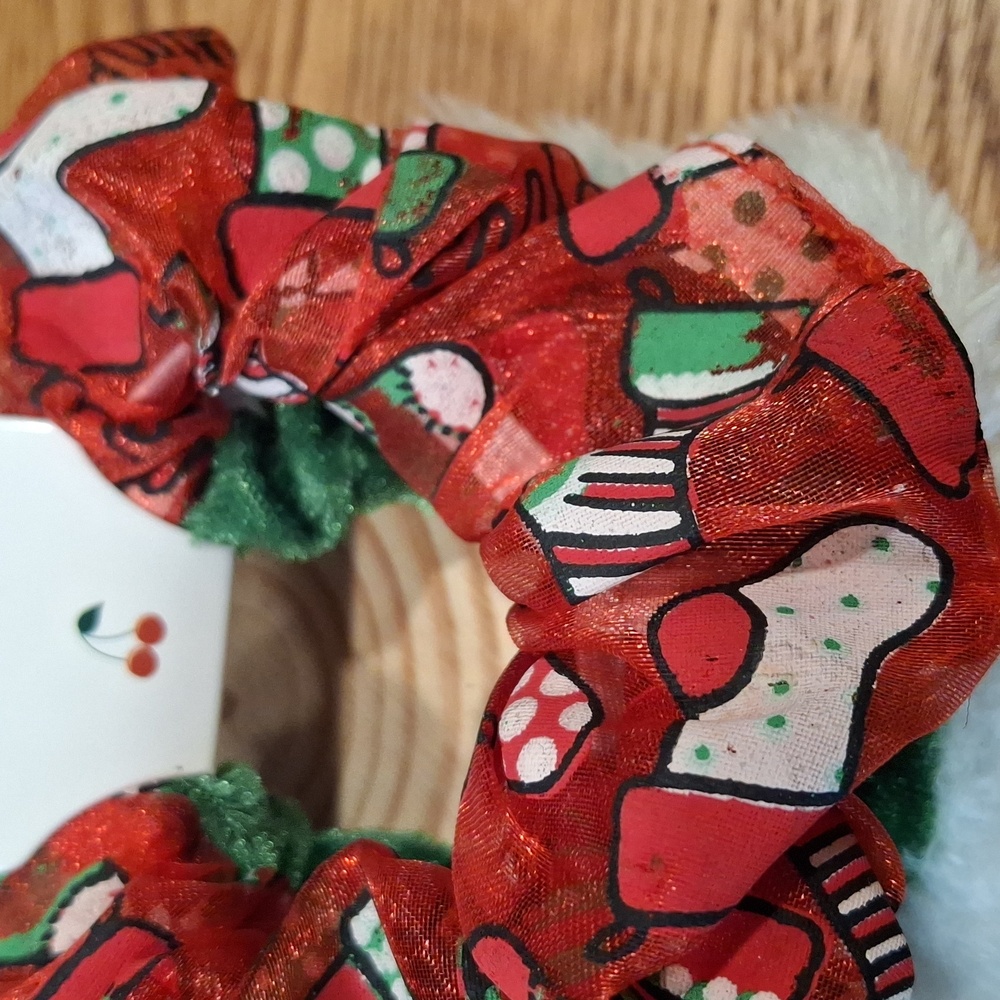 Festive Green & Red Scrunchie Set - Picture 2 of 4
